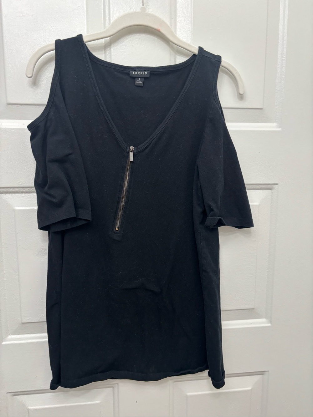 torrid Black Cold-Shoulder V-Neck Zip Front Tee